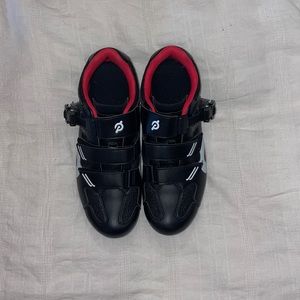 Peloton size 40 (9)women cycling shoes with delta clips